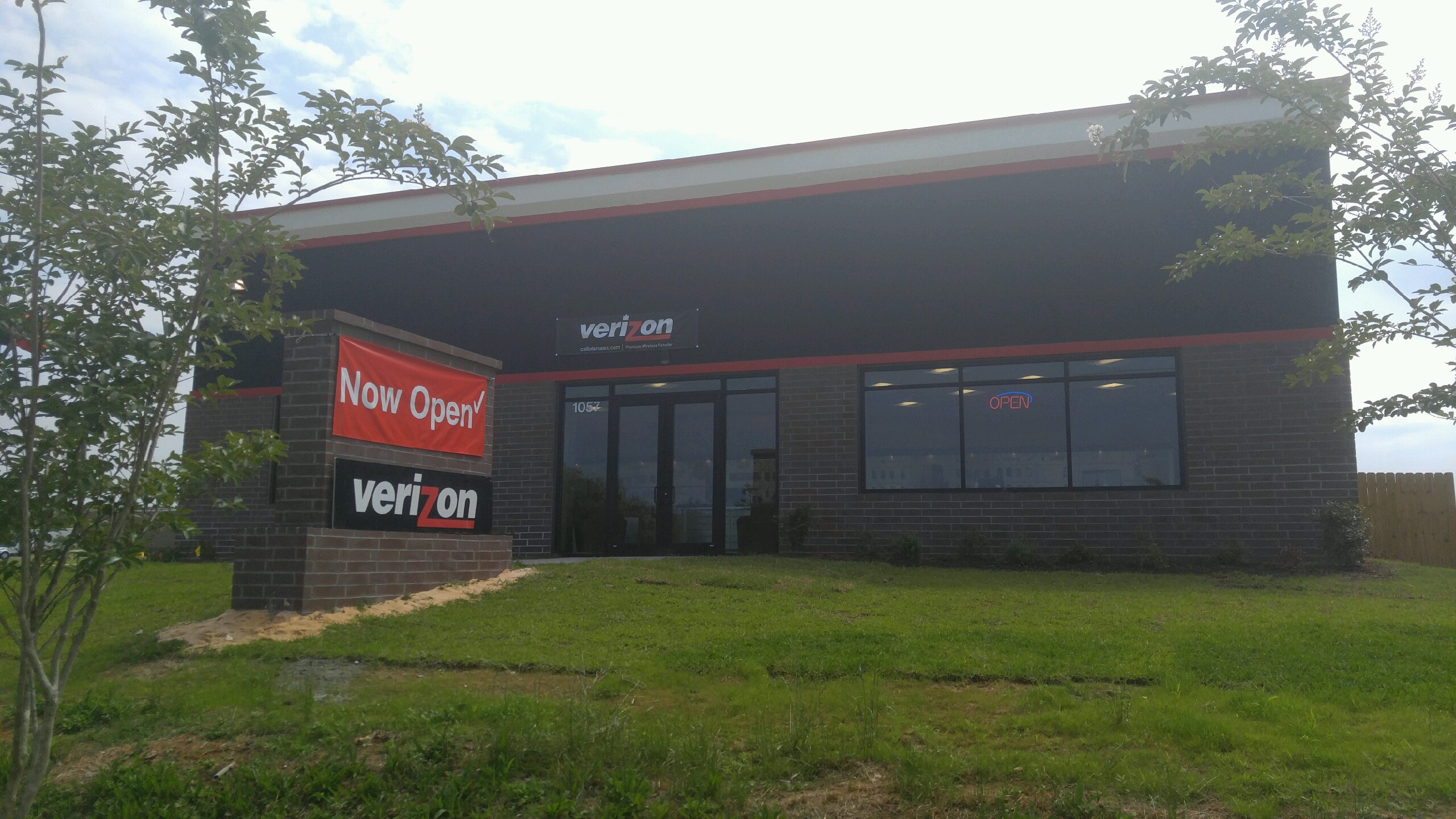 Cellular Sales Celebrates New South Carolina Store